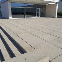 Betonreinigung Bodenflächen bei McLaren & Aston Martin