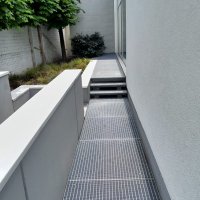 Betonreinigung Bodenflächen bei McLaren & Aston Martin