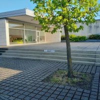 Betonreinigung Bodenflächen bei McLaren & Aston Martin
