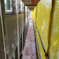 Glasreinigung nach geschliffener Außenfassade